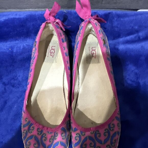 UGG Womens Slip On Flat Pink Blue Swirls Shoes US Size 8 - Picture 6 of 13
